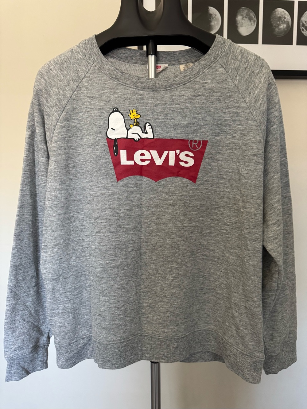 Levi's Gray Crewneck Sweatshirt with Red Logo and Snoopy XL
